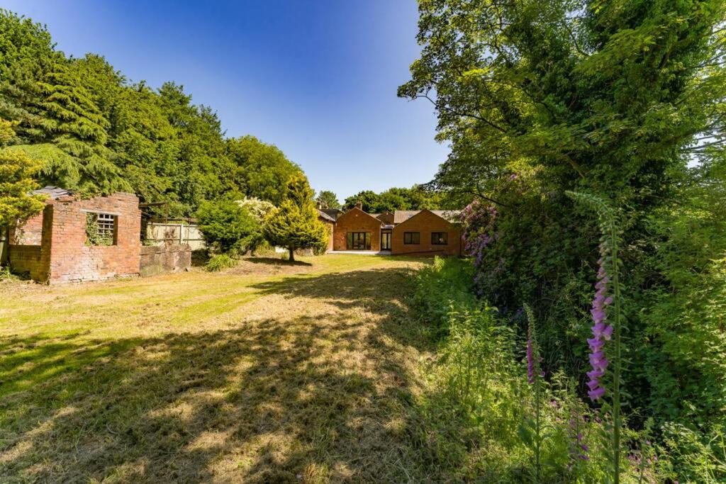 Victorian Retreat In Liverpool Knowsley Exterior foto